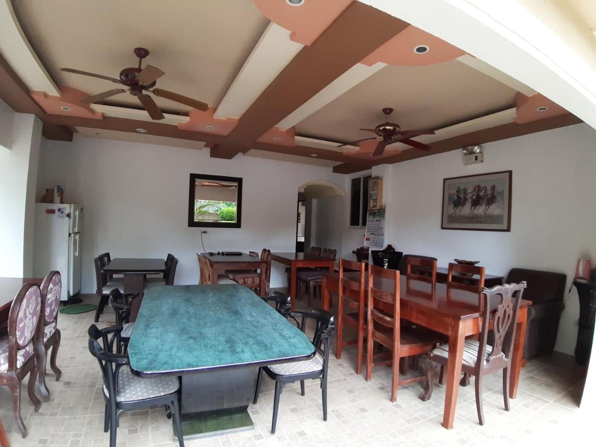 Cecilia'S Inn Puerto Princesa Екстериор снимка